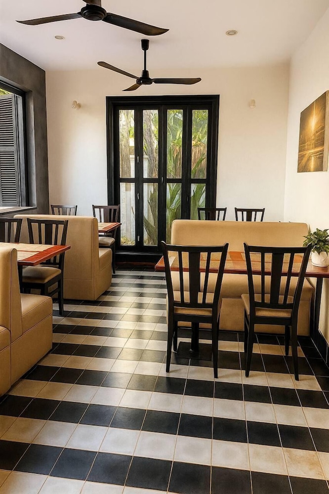 Prana Hotel 24/50