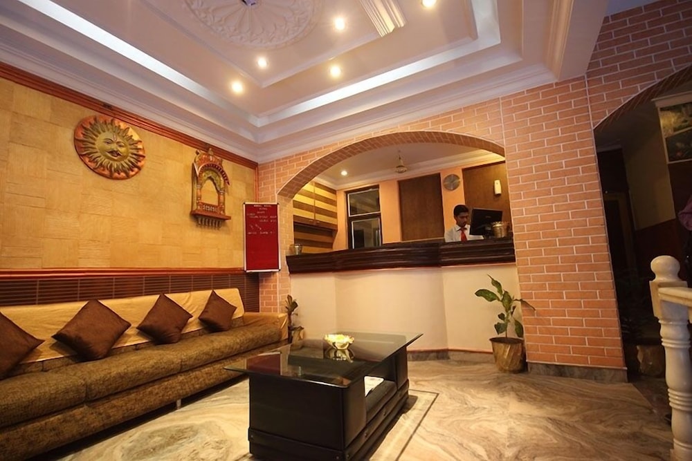 ANAND PALACE HOTEL 26/42