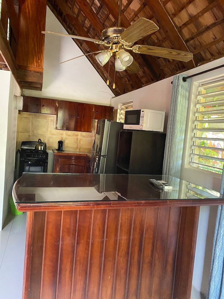 Firefly Beach Cottages and Suites 14/78