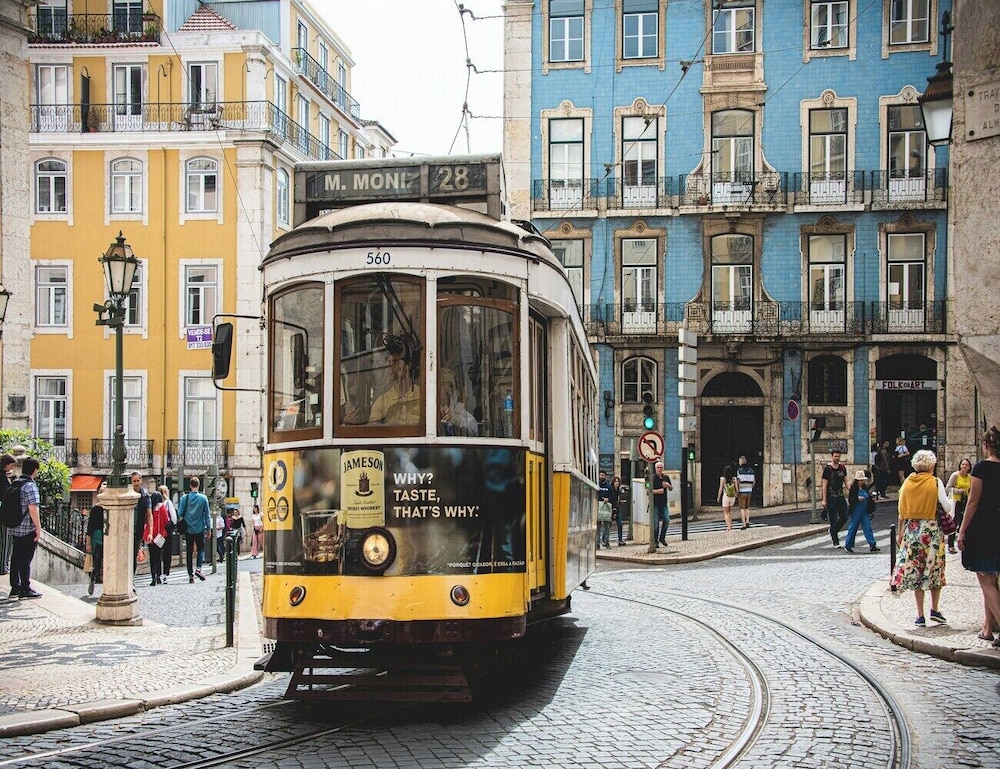 Lisbon Core Apartments In Bairro Alto Chiado 39/50