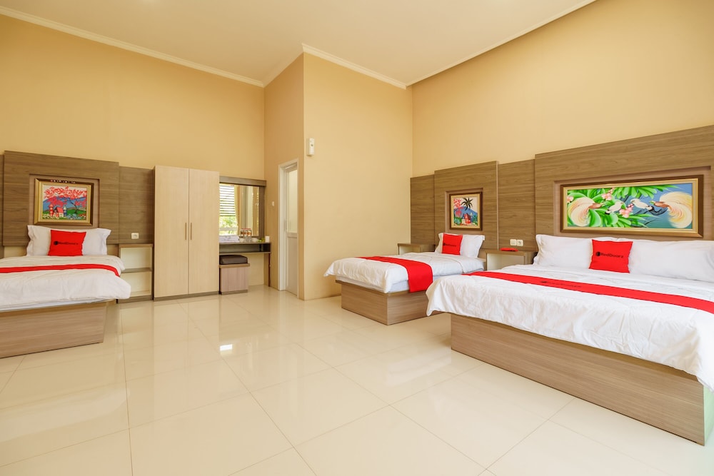 RedDoorz Resort Premium @ Sangkan Hurip Kuningan 26/49
