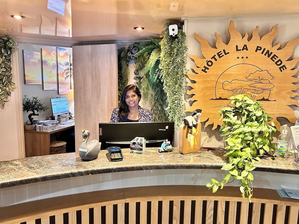 Hotel La Pinede 10/72