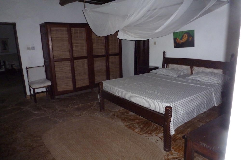 4 BEDROOMS, LUXURY, VILLA
