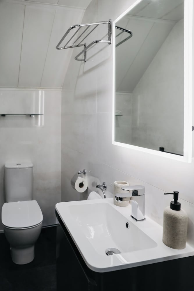 Pitfaranne Guest House 46/50