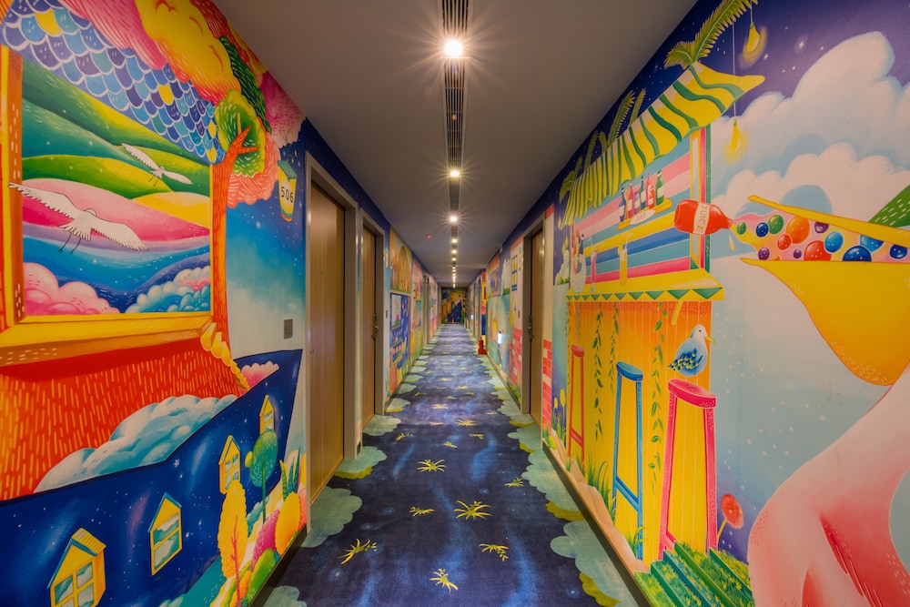 Legend Hotel Pier 2 48/66