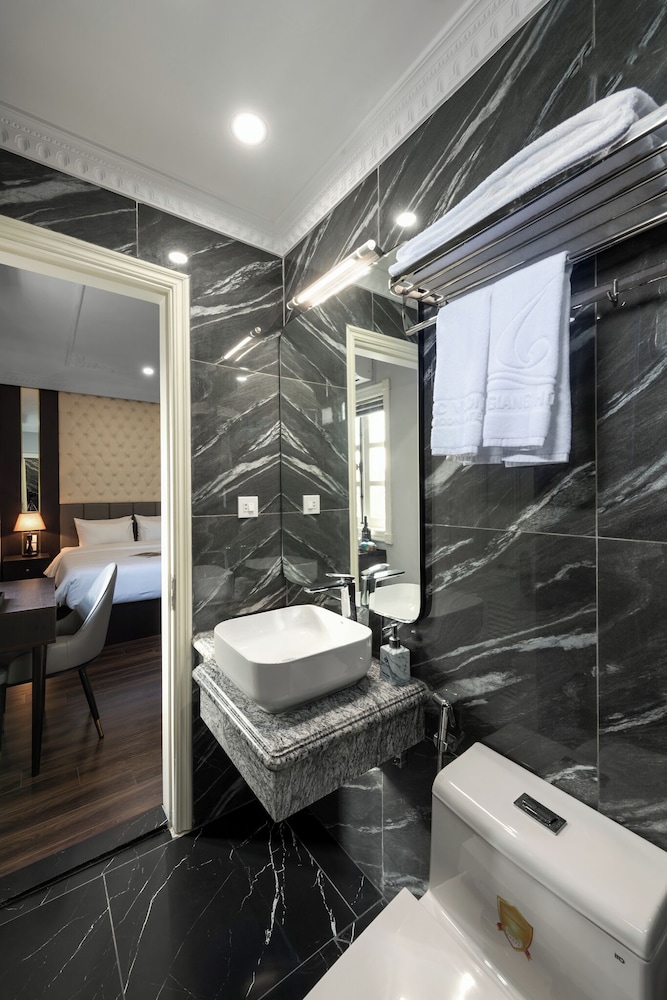 Avani Central Hotel Hanoi 26/28