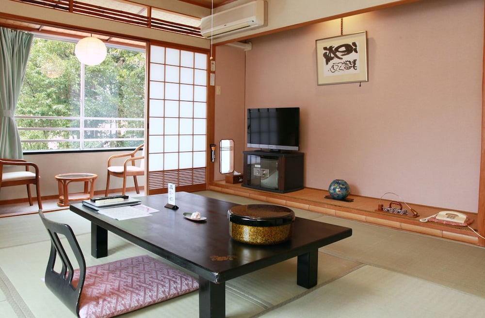 Gyokusenkaku 10/17