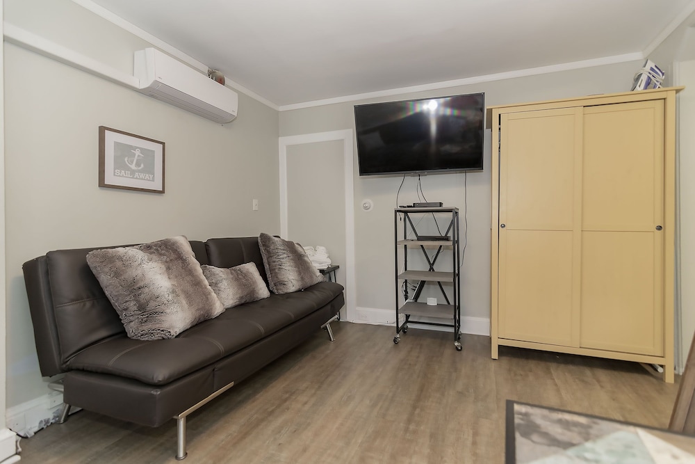 The Inn at Ocean Grove 24/50