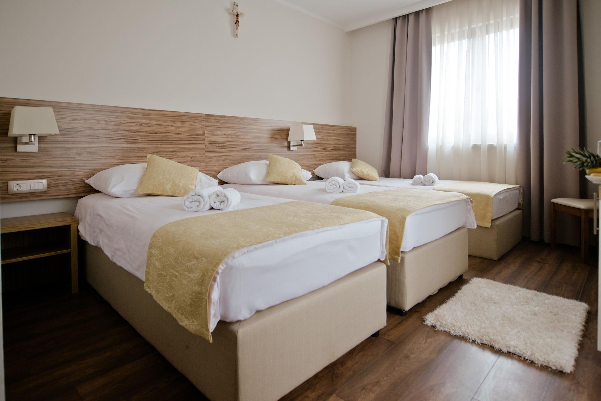 غرفة قياسية ثلاثية بإطلالة على المدينة، Medjugorje Hotel Spa 3/6