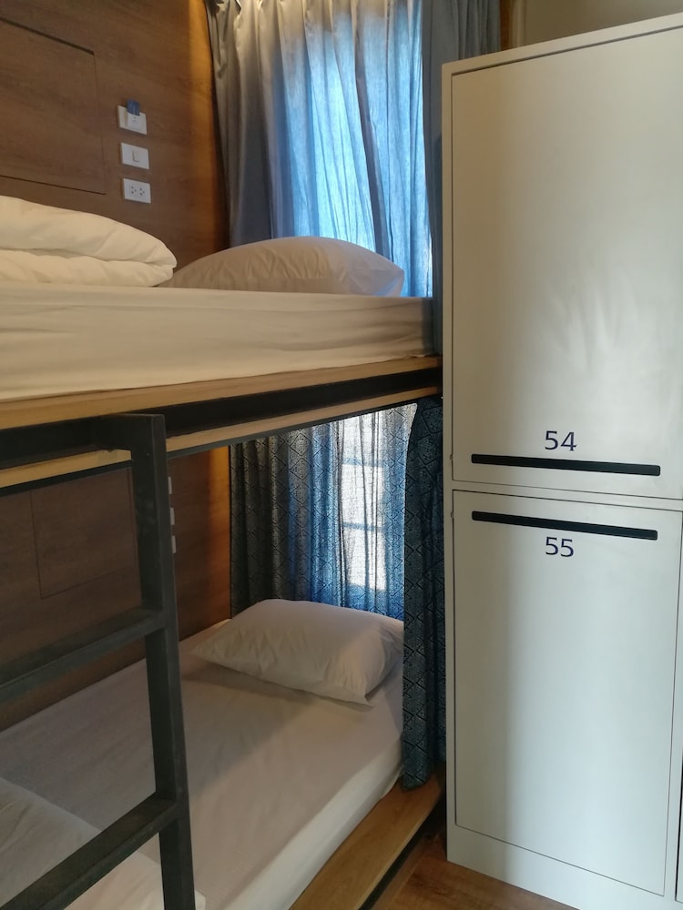 Natee Hostel 24/47