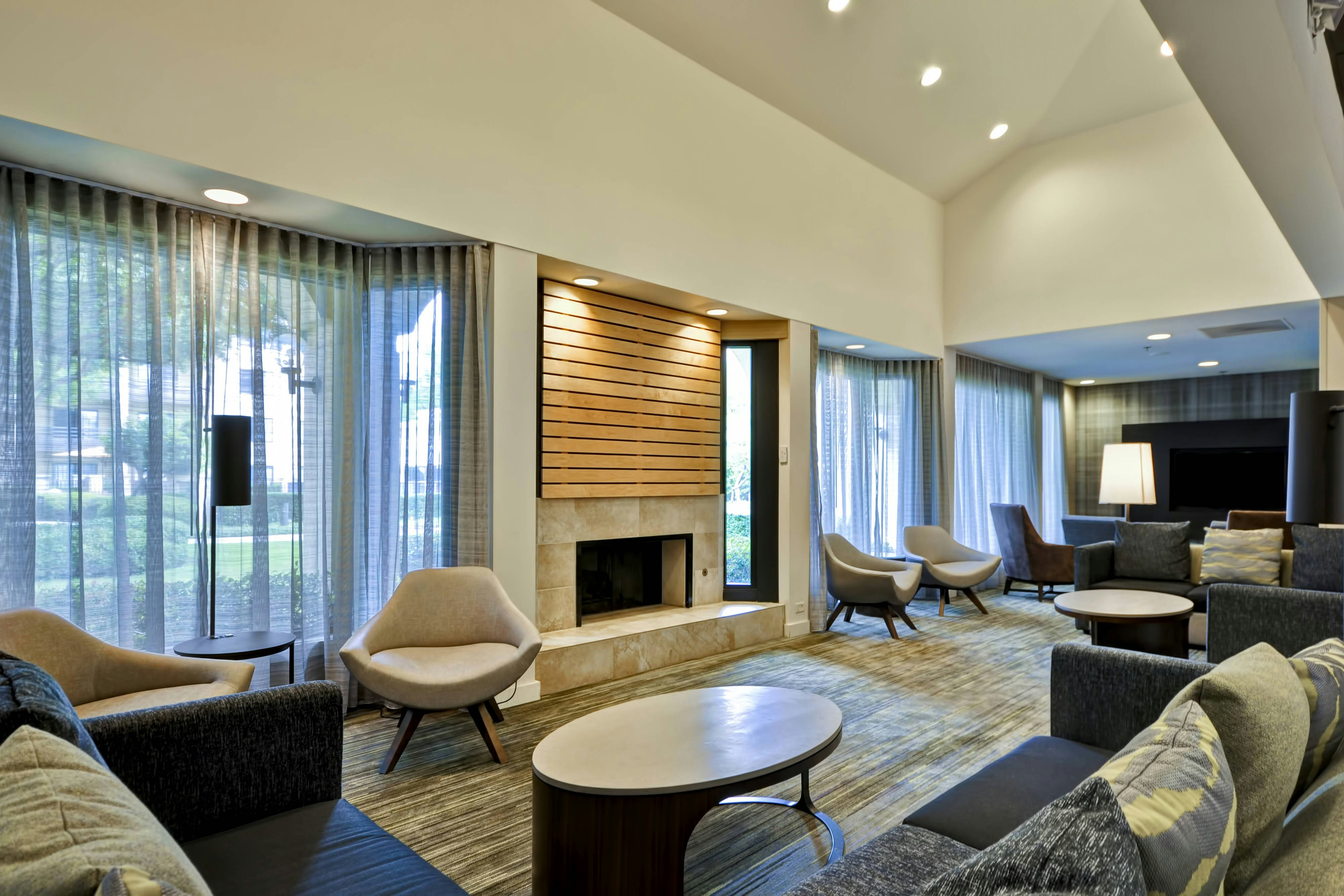 Courtyard By Marriott Dallas Medical Market Center 26/48