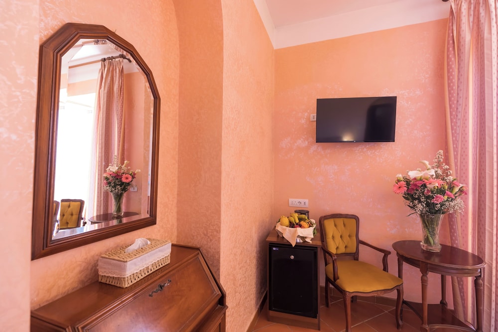 GRAND HOTEL HERMITAGE 50/50
