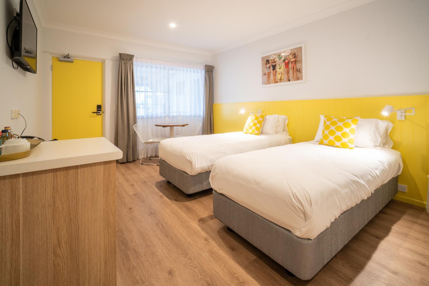 Cabana, Twin Beds