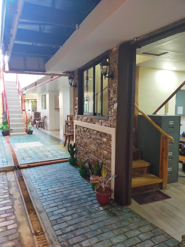 LA BELLA CASA DE BORACAY 35/57