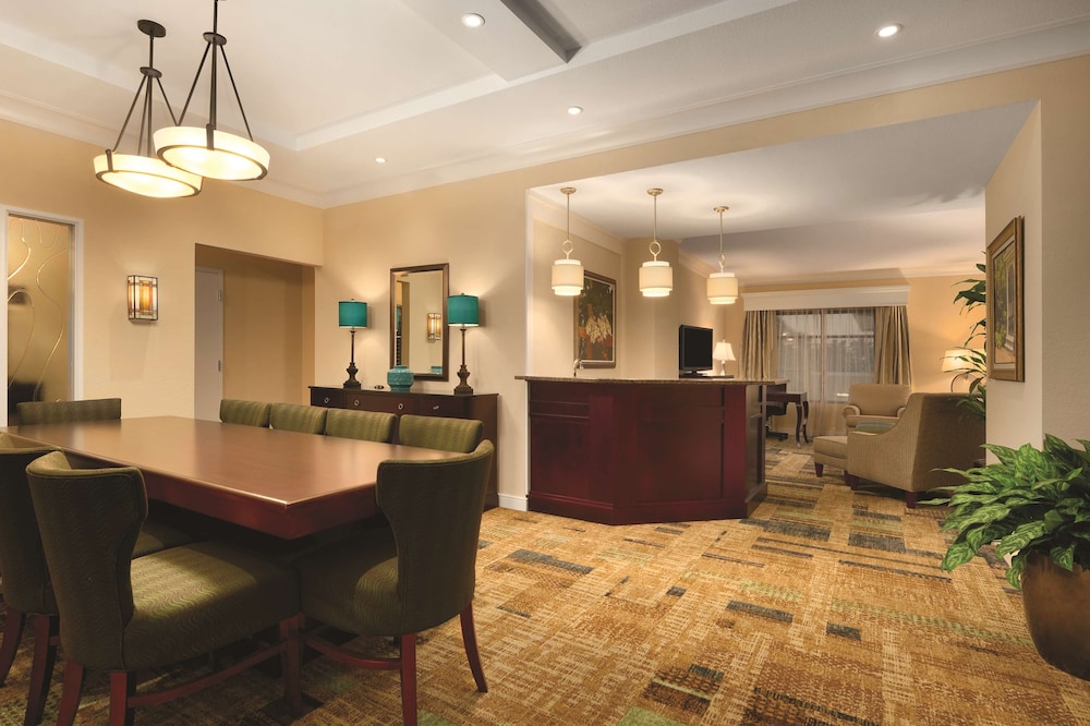 Embassy Suites By Hilton Orlando Lake Buena Vista South 15/82