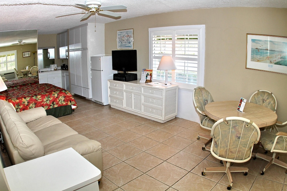 Gulfcoast Inn Naples 22/42