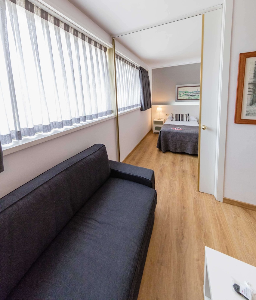 Aparthotel Atenea Barcelona 34/78