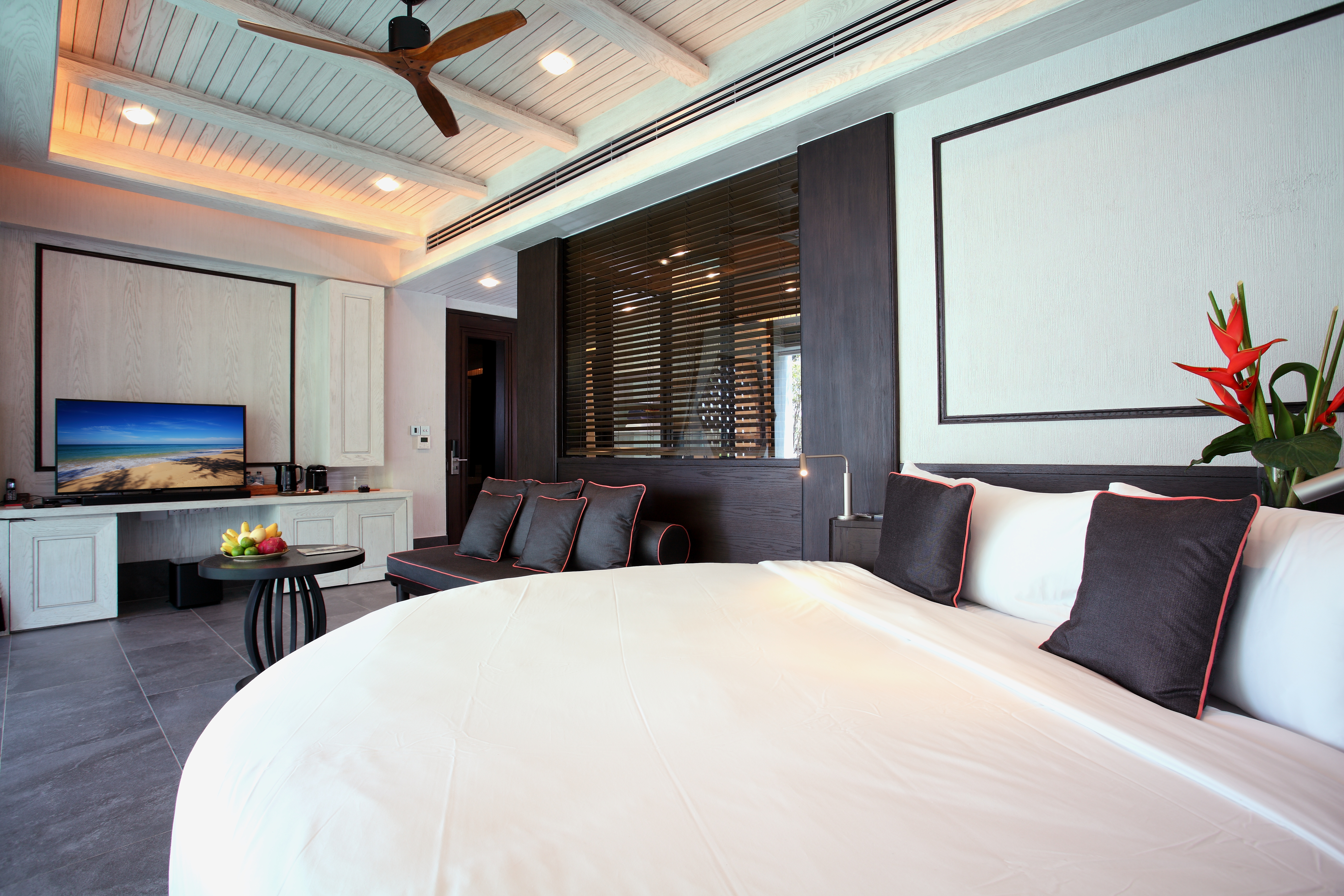 Baba Pool Suite