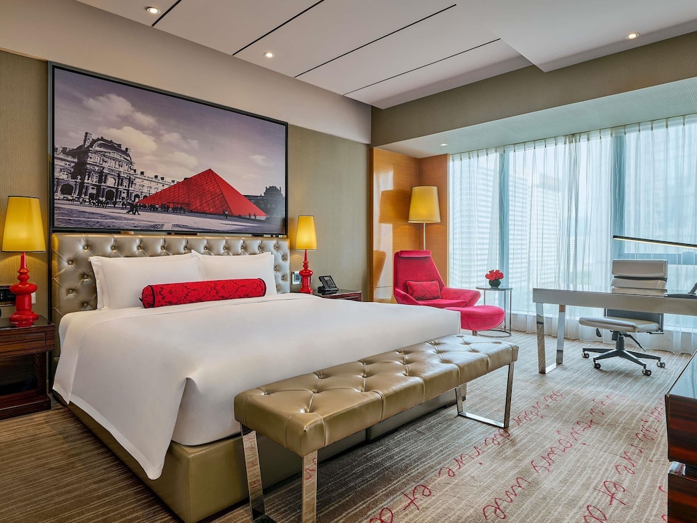 PREMIUM, LUXURY, KING BED