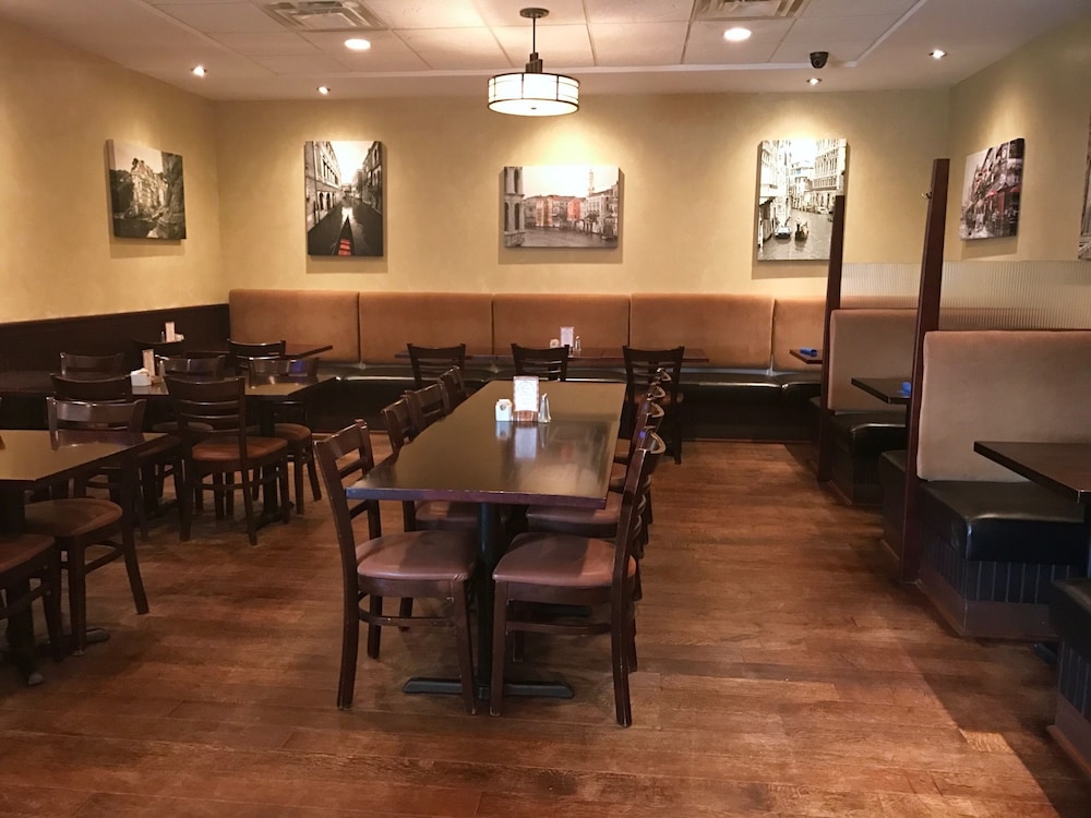 Park West Inn 25/42