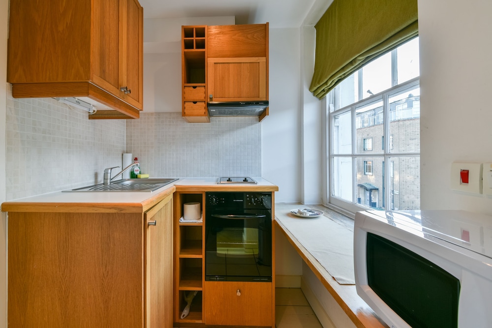 Studios 2 Let North Gower 58/75