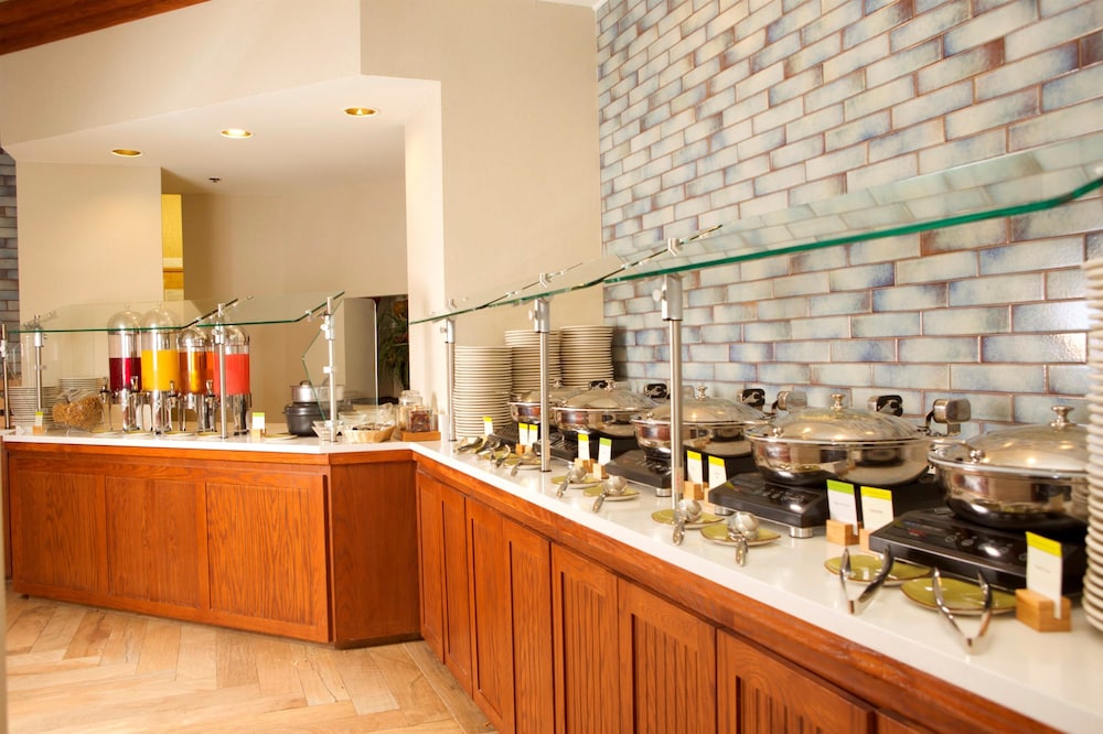 DoubleTree Suites by Hilton Raleigh - Durham 55/82