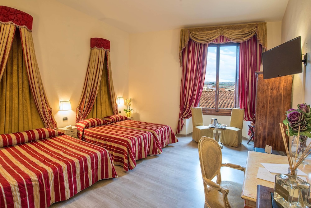 Paris Hotel 26/74