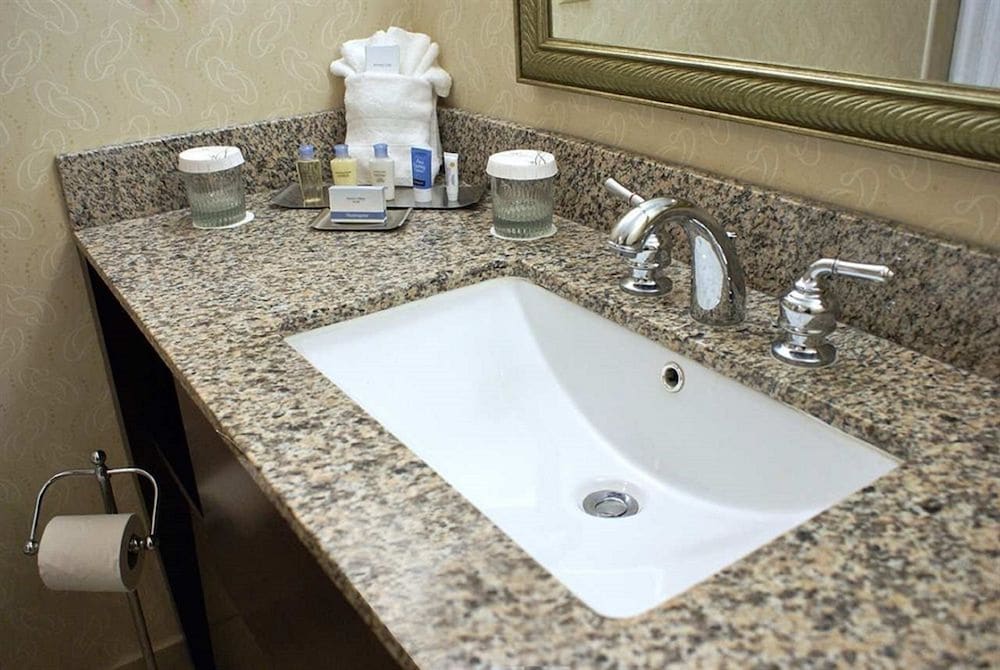 DoubleTree by Hilton Rocky Mount Hotel 43/44