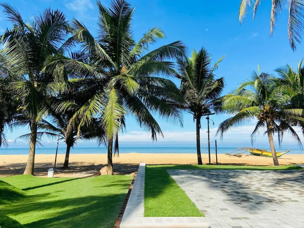 Golden Star Beach 34/48