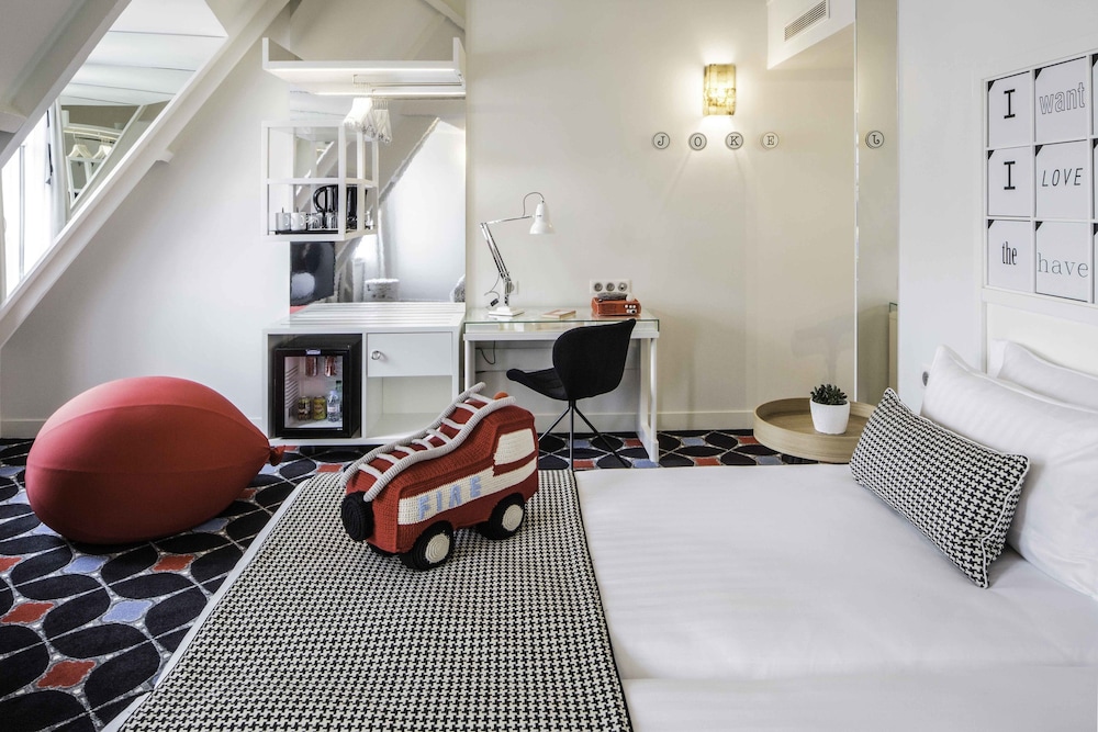 Joke Hotel Astotel 33/50