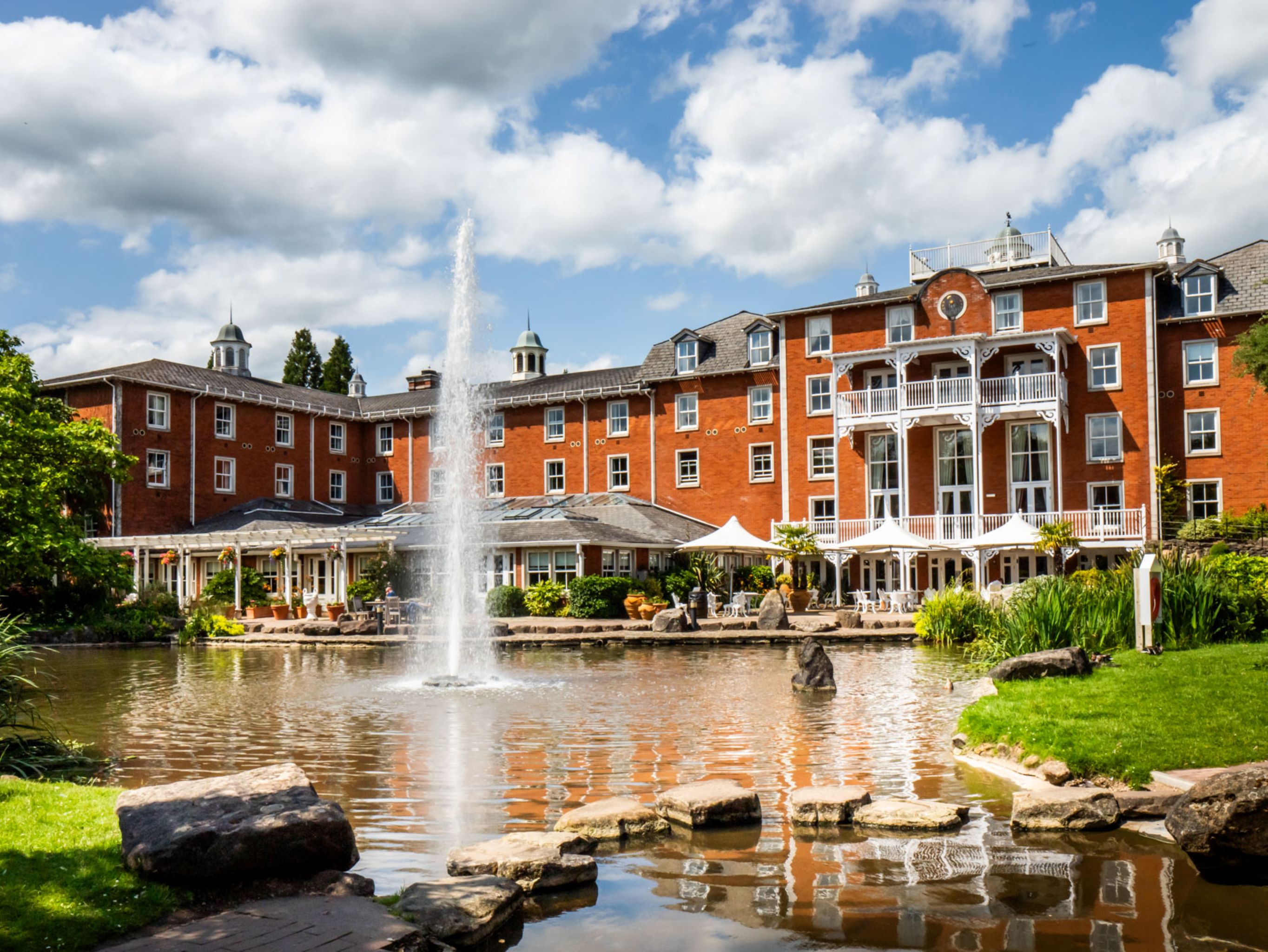 Alton Towers Hotel 86/94