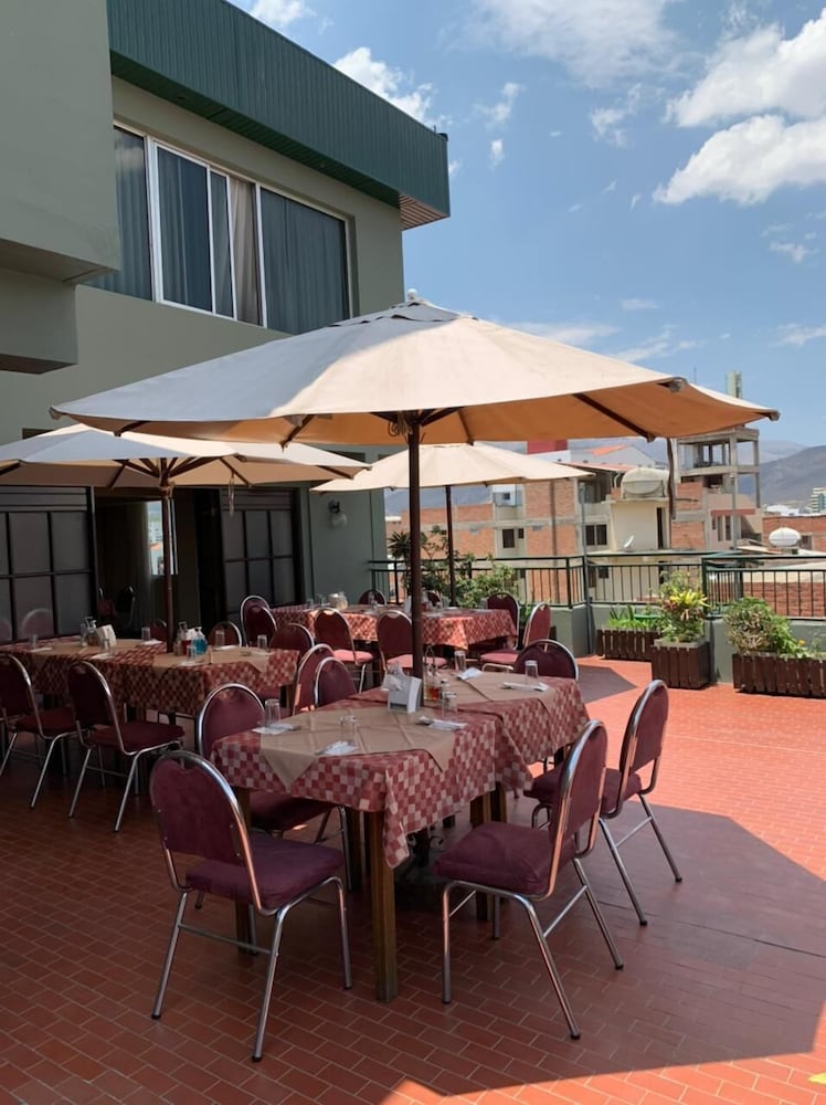 Americana Hotel 33/37