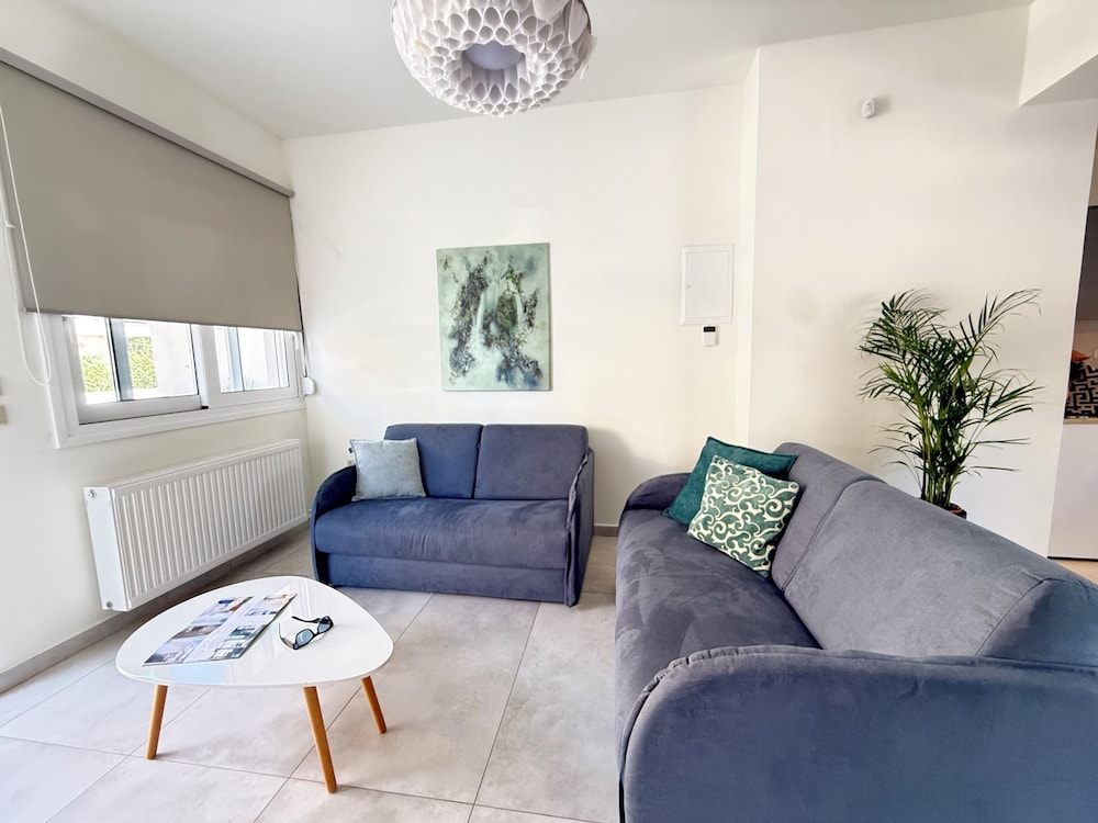 Elia Residences 28/59