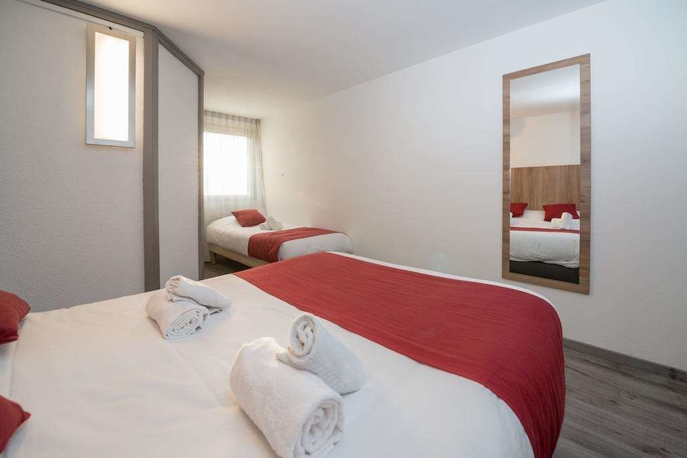 BRIT HOTEL PLAISANCE 13/61