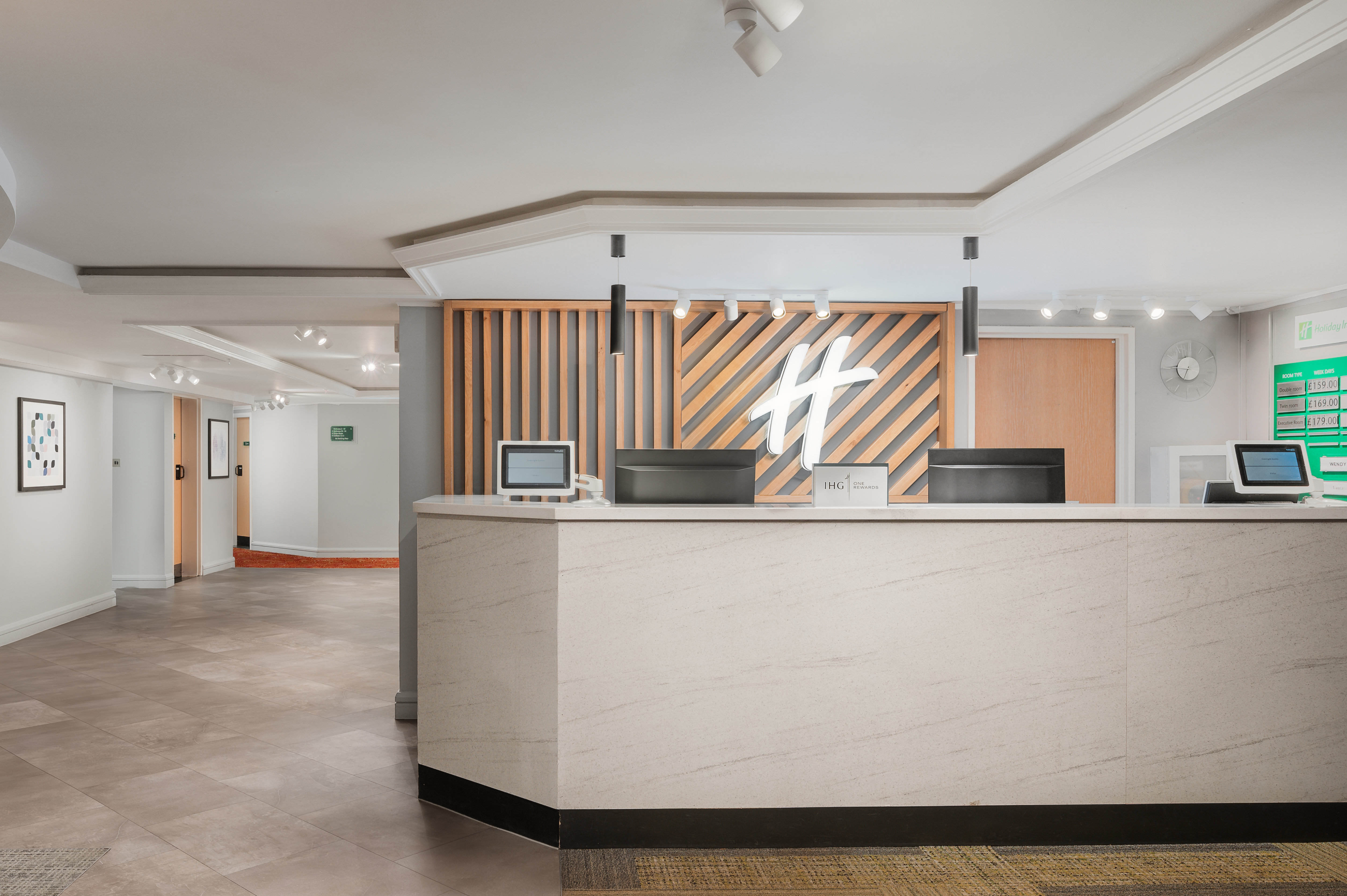 HOLIDAY INN NORTHAMPTON 3/50