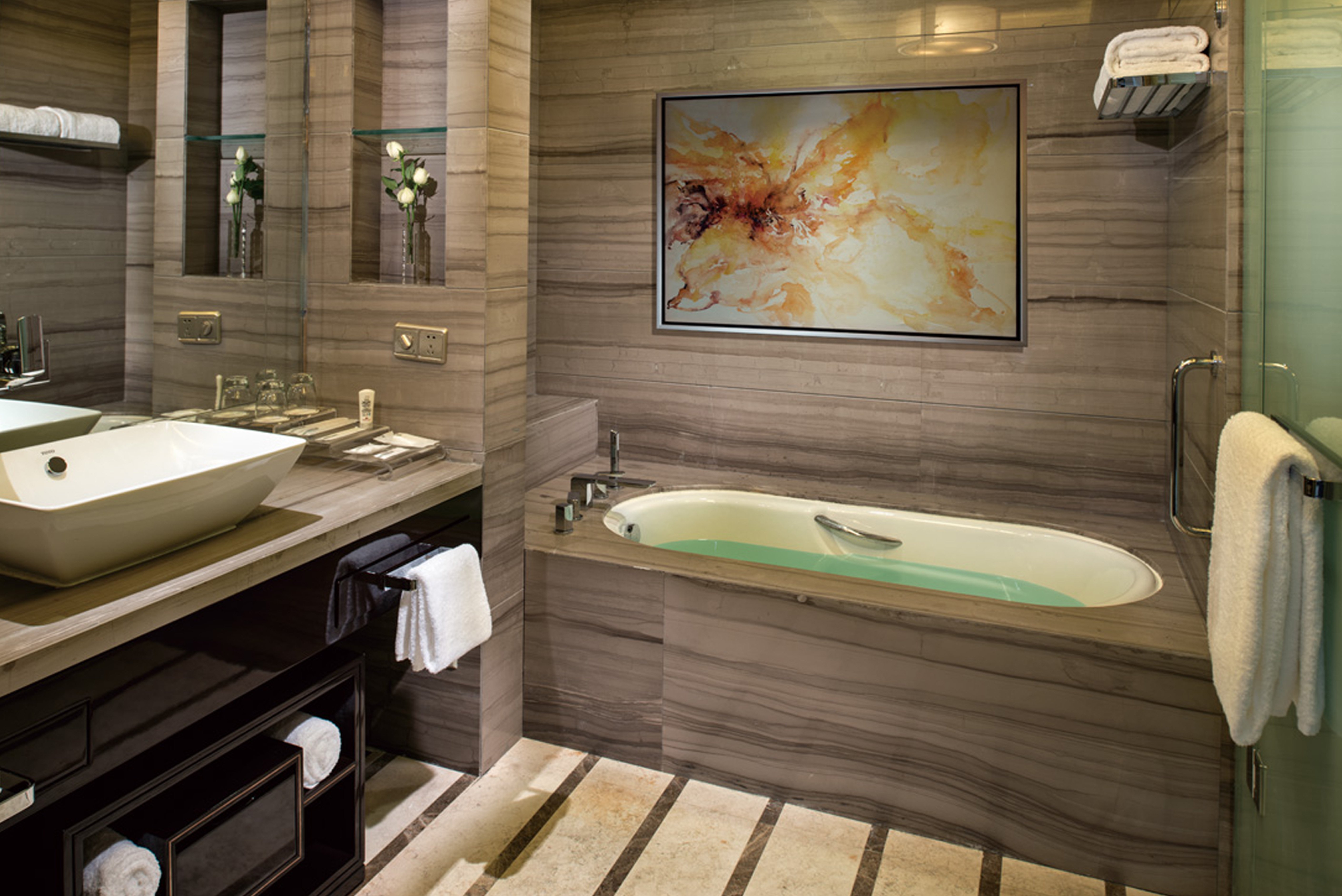 Crowne Plaza Hefei 50/50