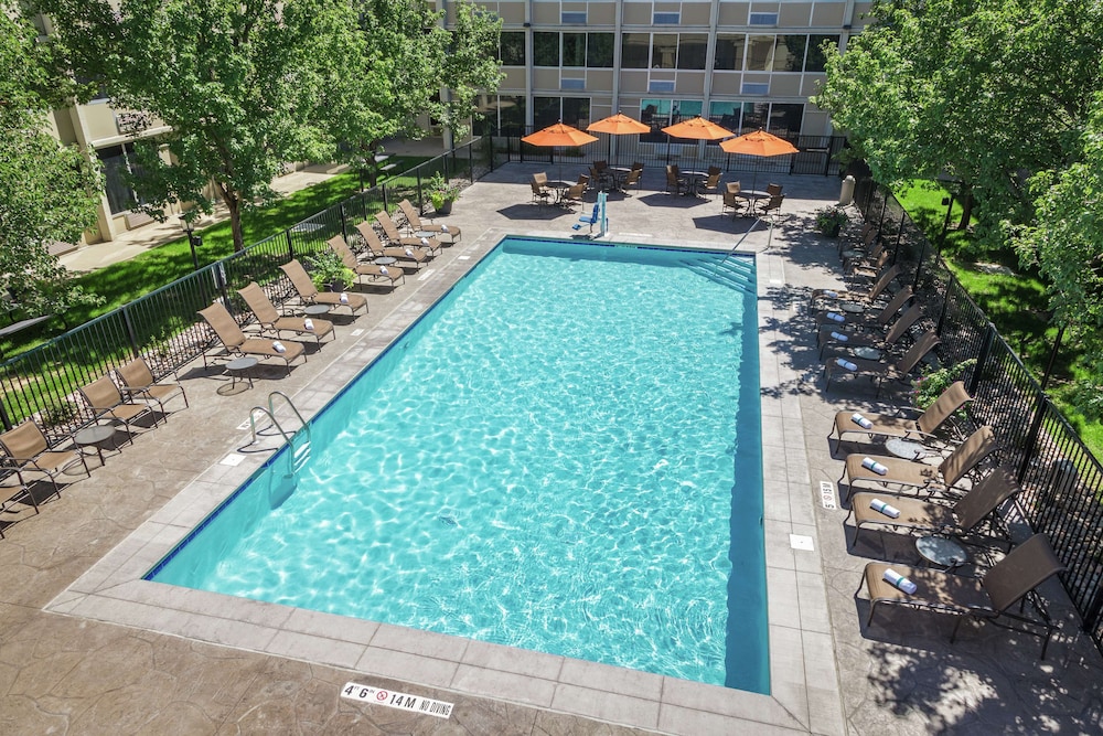 DoubleTree by Hilton Denver Central Park 26/29