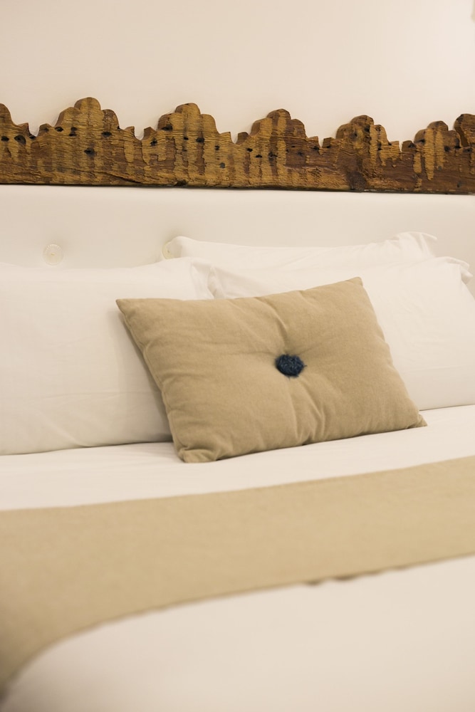 262 BOUTIQUE HOTEL 52/74