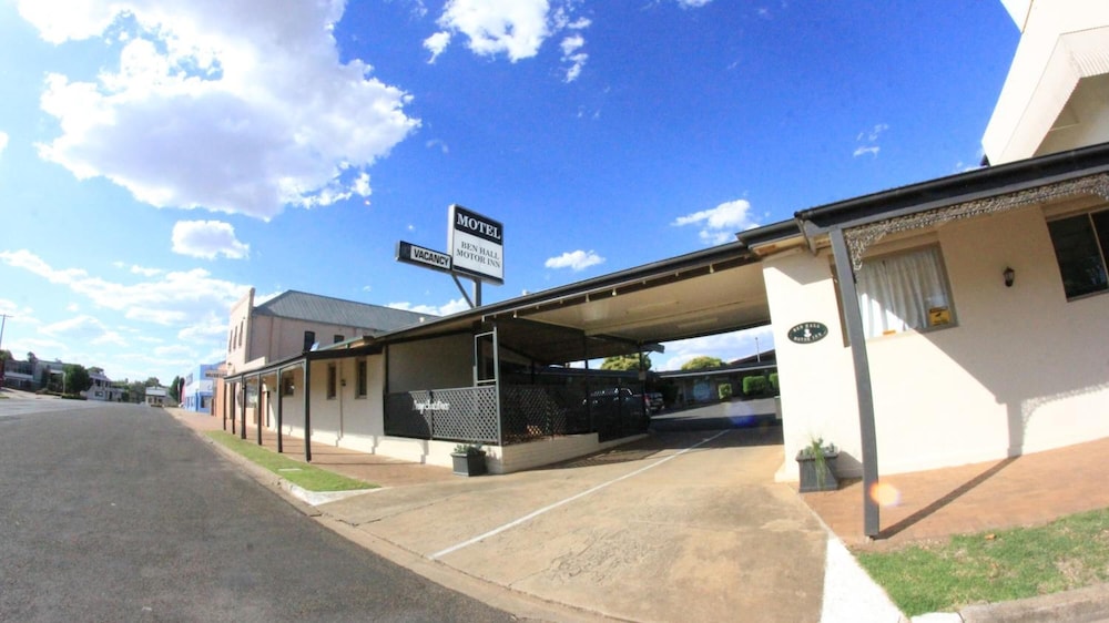 Ben Hall Motor Inn 3/37