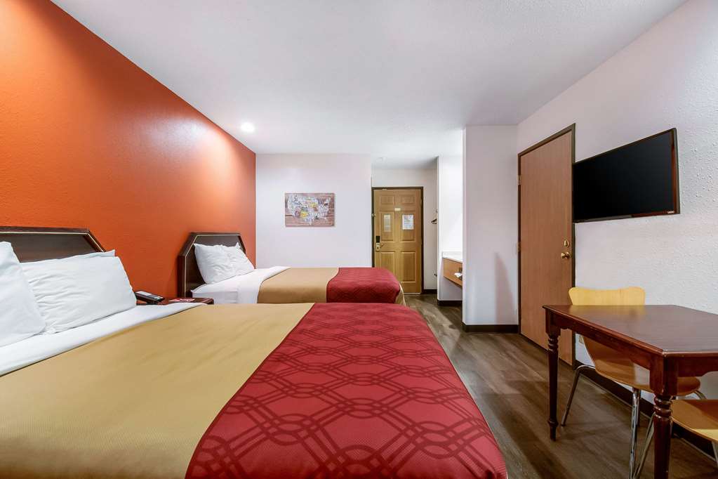 Efficiency, Suite, 2 Queen Beds