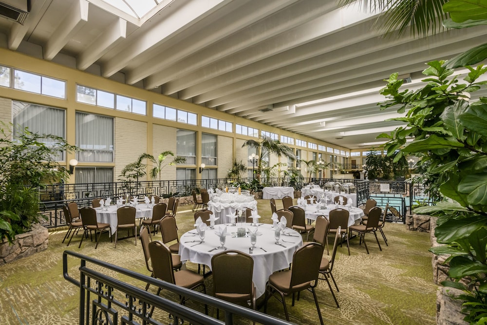 Wyndham Garden Fresno Yosemite Airport 34/45