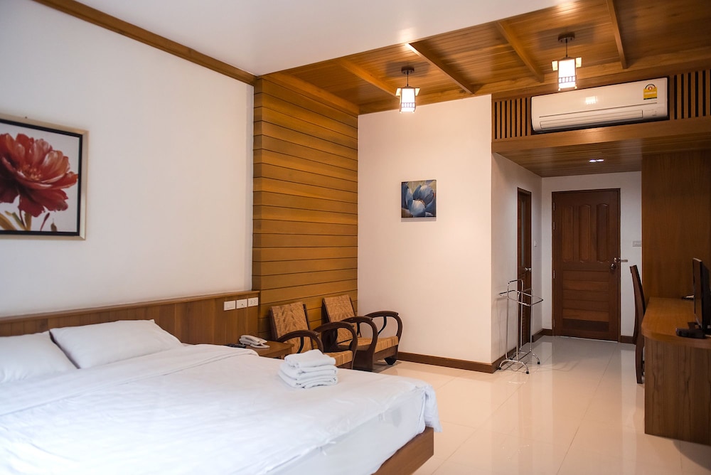 Tree Home Plus Home Stay 16/50