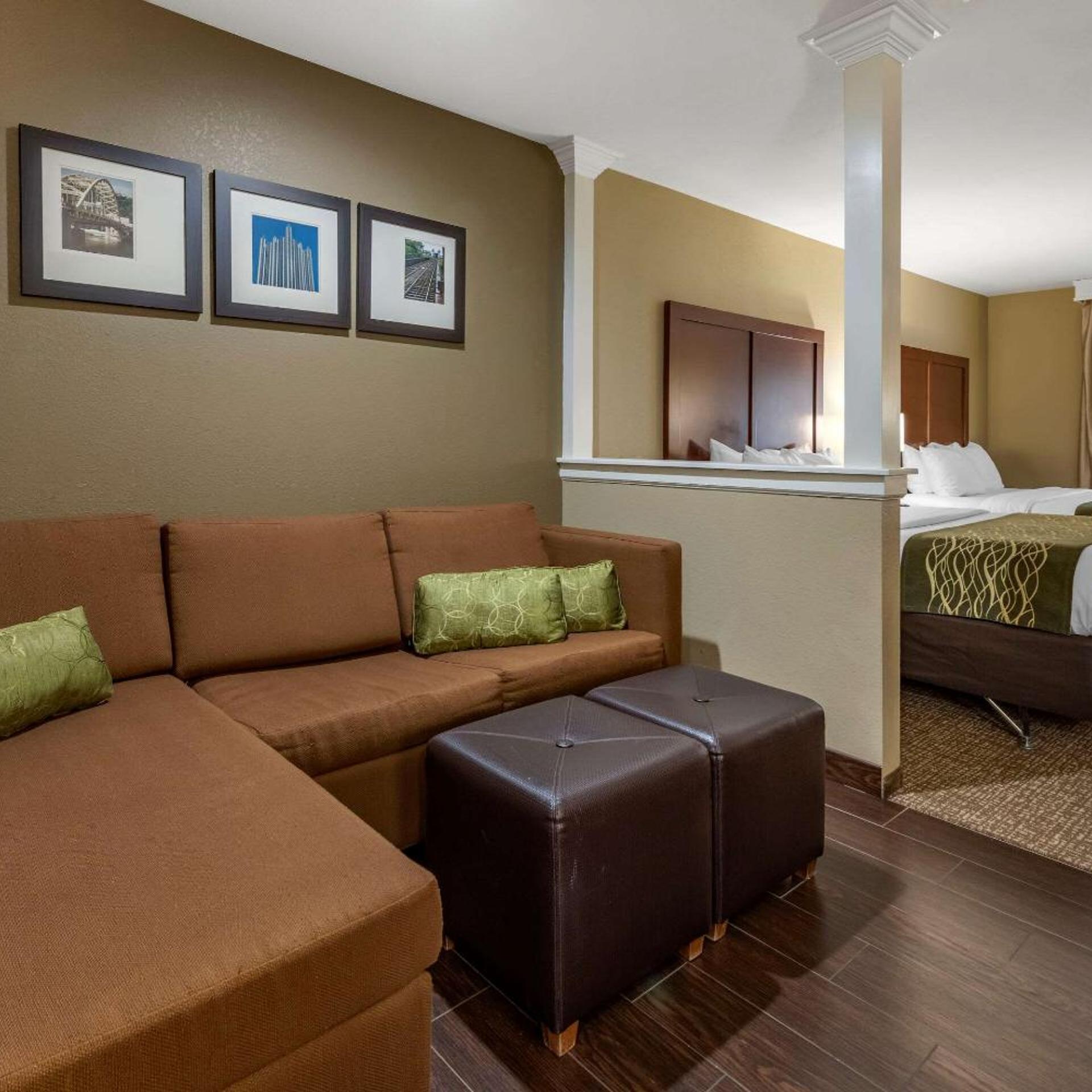 Comfort Inn & Suites 24/40