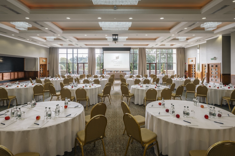 Trim Castle Hotel 49/57