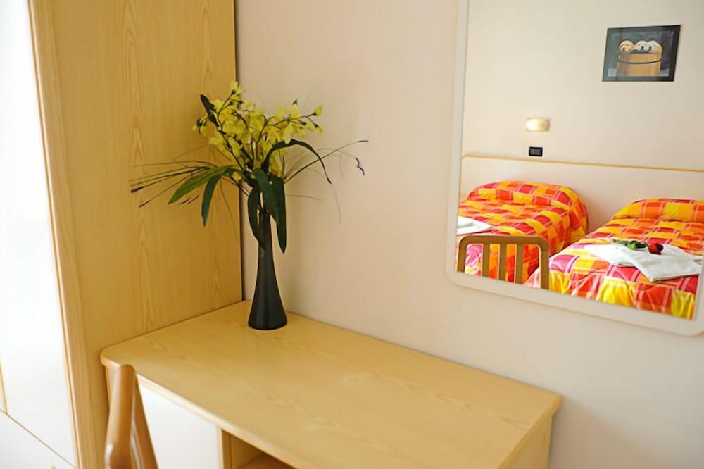 Petrarca Hotel 24/50