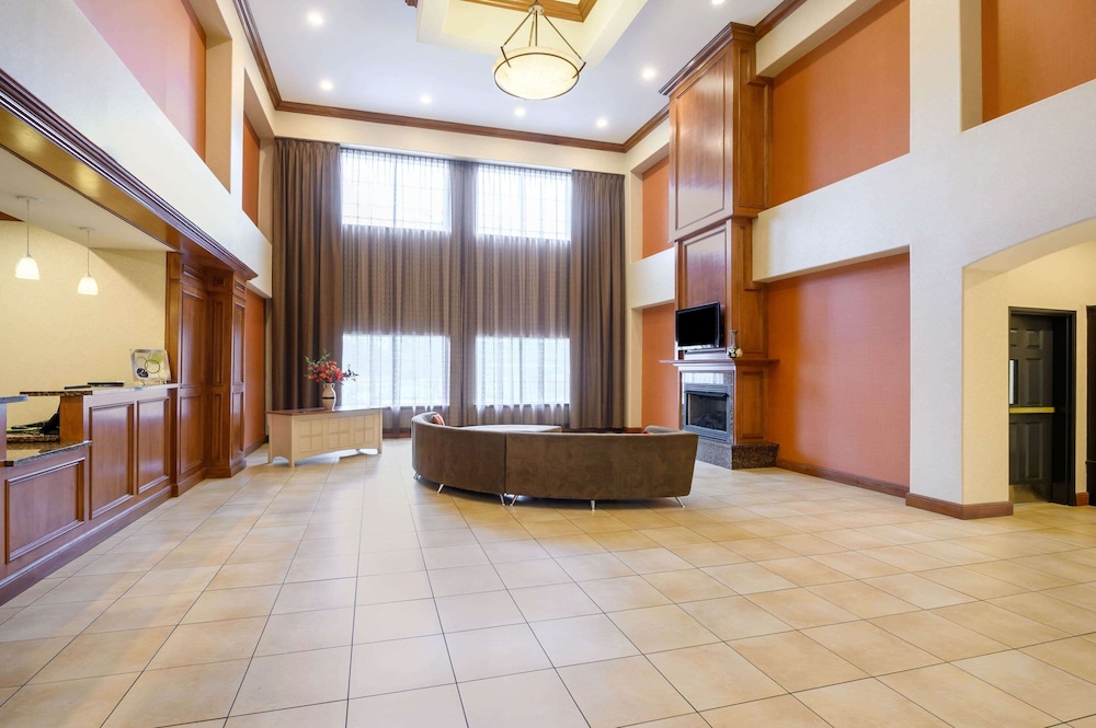 La Quinta Inn And Suites By Wyndham Longview North 9/46