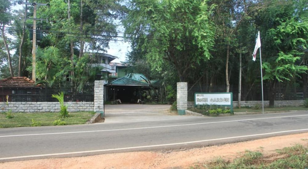 Eden Garden Hotel 14/18