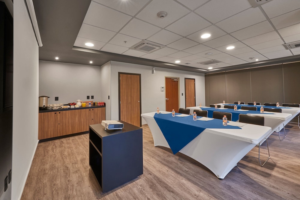City Express Plus by Marriott Cali Colombia 63/66