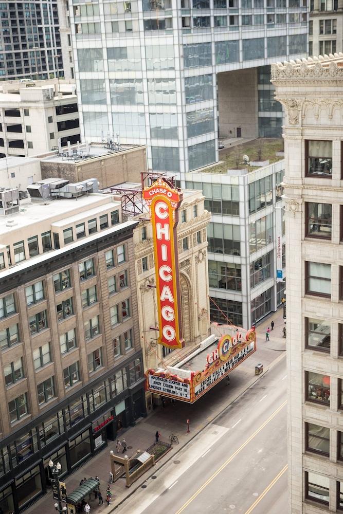 Renaissance Chicago Downtown 3/80