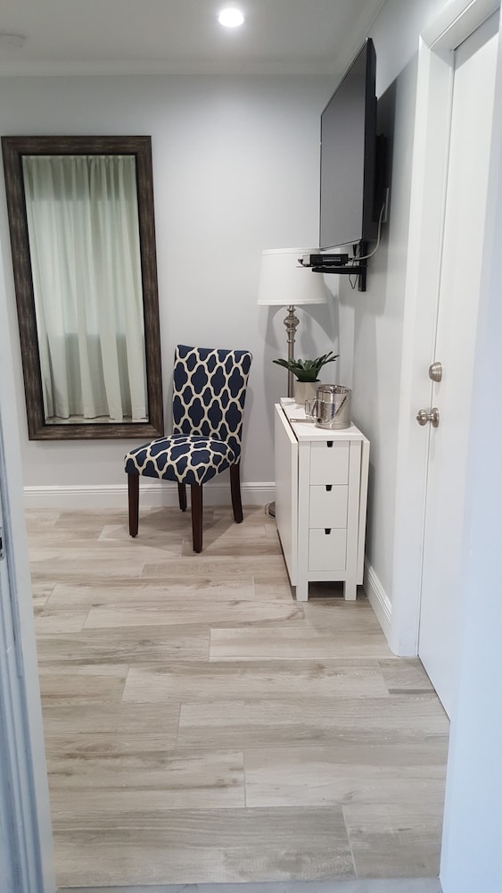 May Dee Suites 47/67